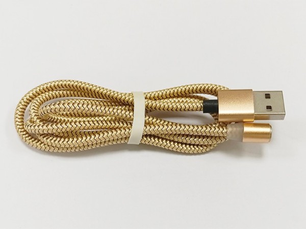 聯(lián)鑫德誠生產(chǎn)的磁吸數(shù)據(jù)線，結(jié)實、耐用且支持快充